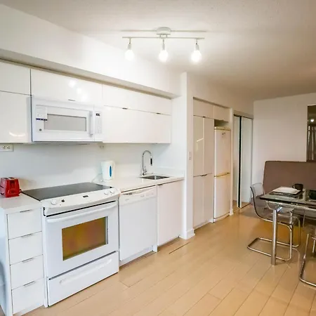 Cn Tower View Condominium
